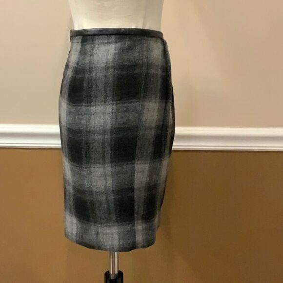 Gap| Black & Gray Plaid Wool Blend Mini Skirt 4 Faux Leather Detail - Picture 5 of 12